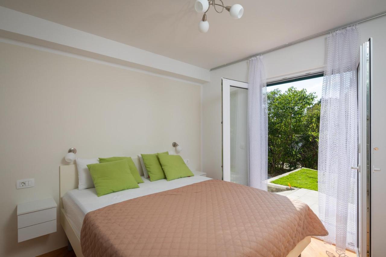Leoma With Heated Pool